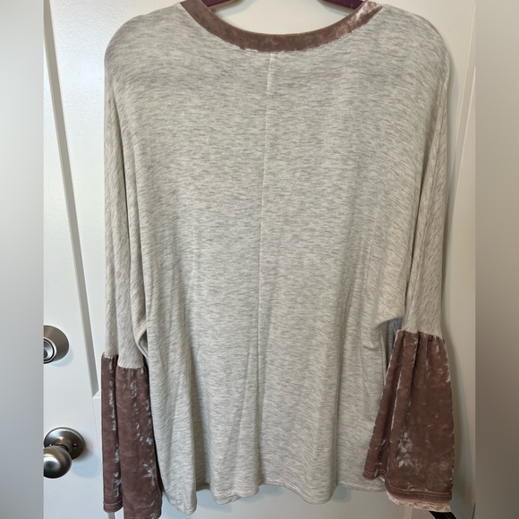 Hummingbird Velvet Bell Sleeve Top - Picture 7 of 9